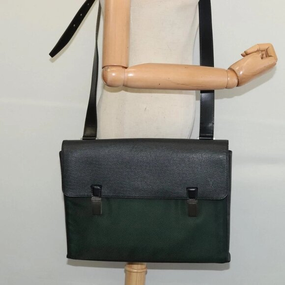 LOUIS VUITTON Taiga Saratov GM Shoulder Bag Ardoise M30882 LV Auth bs27760 - Picture 3 of 16